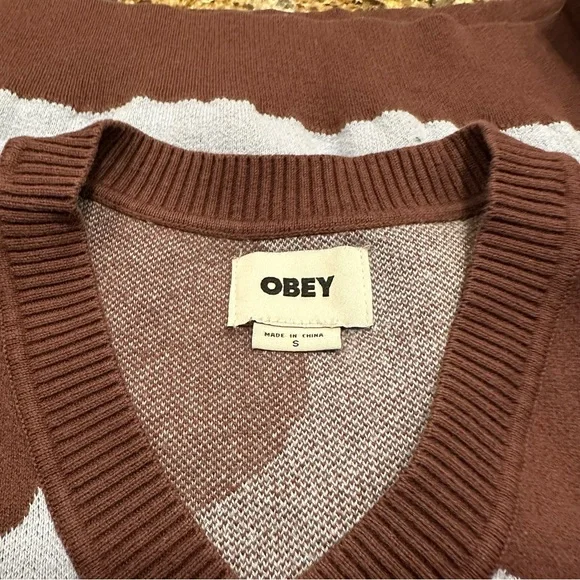 ✨ OBEY Polka Dot Sweater Vest ✨ - Picture 3 of 6